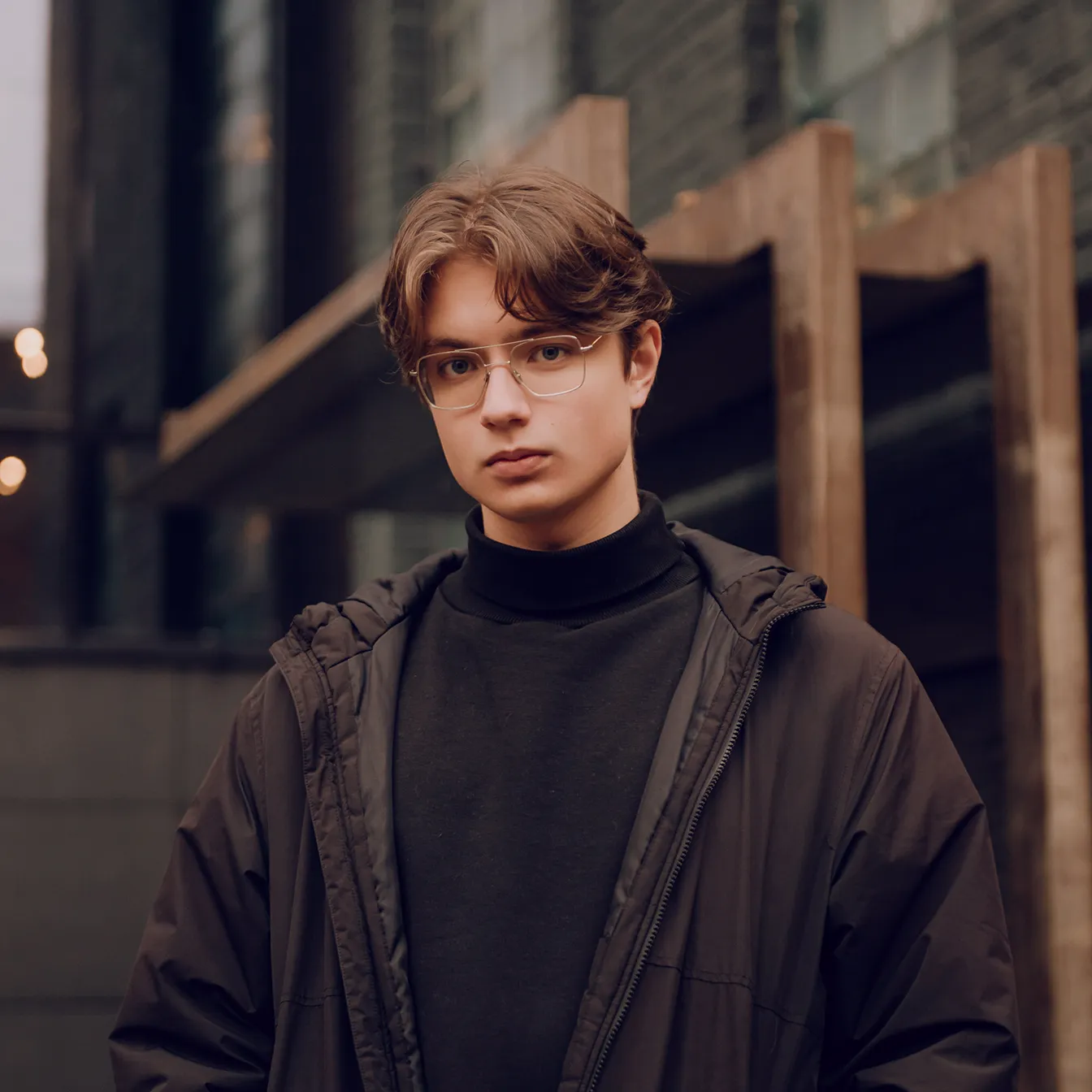 Денис, Рекрутер